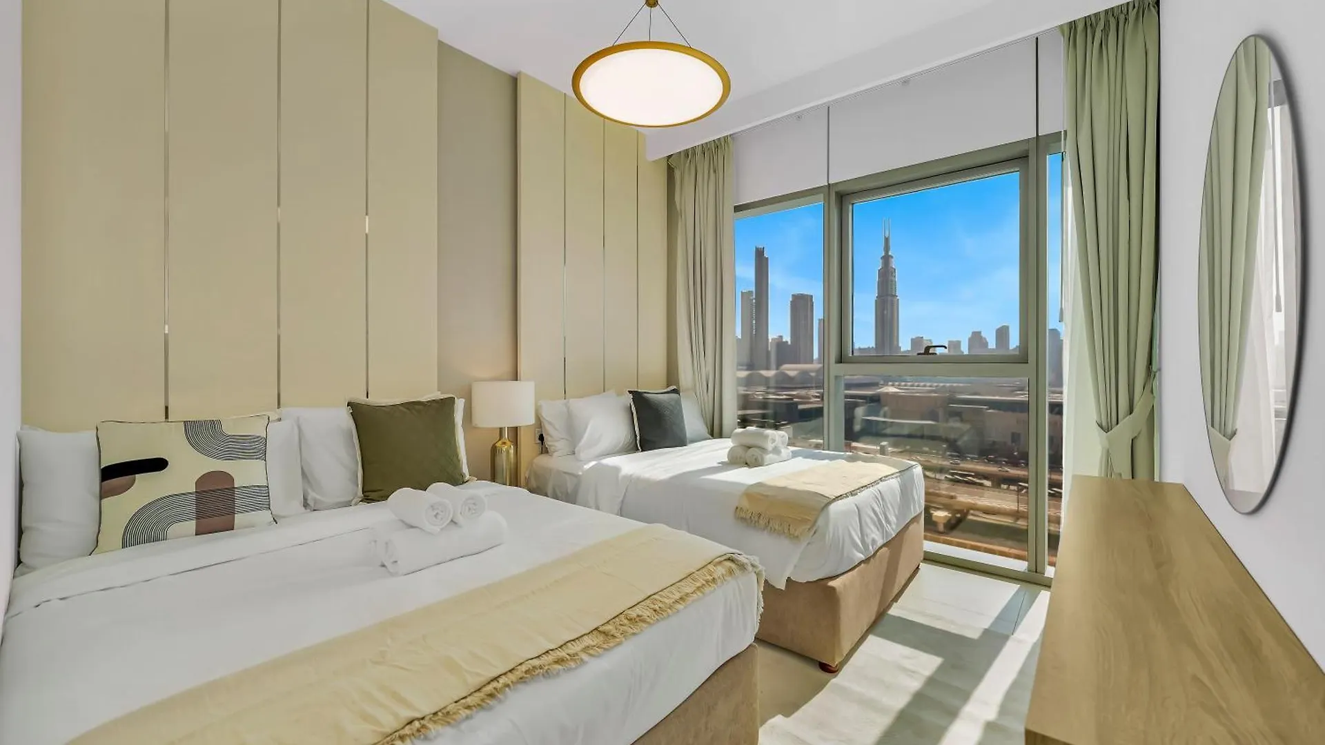 Al-Fannan At Downtown Views 2 - Best Burj Khalifa View - Brand New Luxury 2 Bedroom Apartment Dubai 0*,  Emirados Árabes Unidos