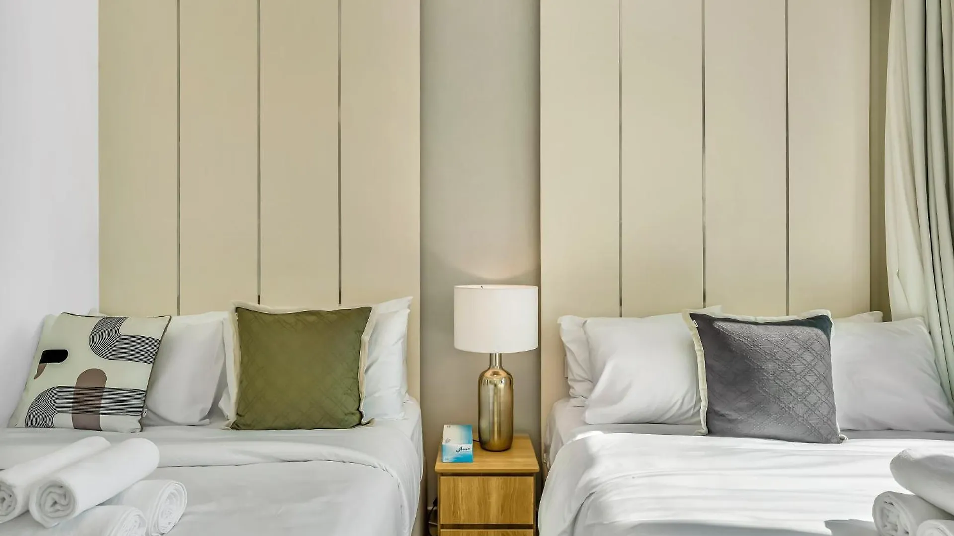 Al-Fannan At Downtown Views 2 - Best Burj Khalifa View - Brand New Luxury 2 Bedroom Apartment Dubai