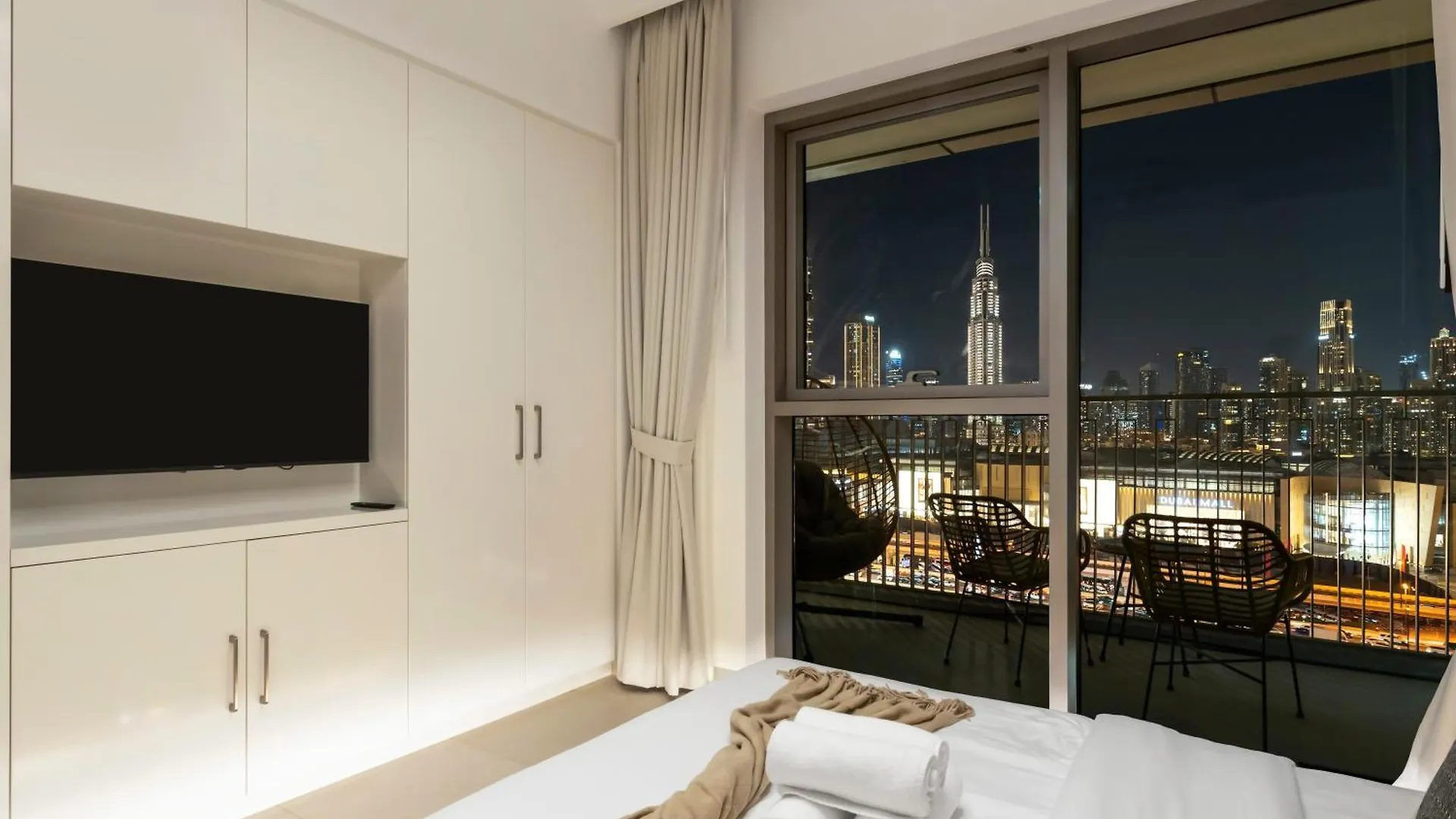 Al-Fannan At Downtown Views 2 - Best Burj Khalifa View - Brand New Luxury 2 Bedroom Apartment Dubai United Arab Emirates